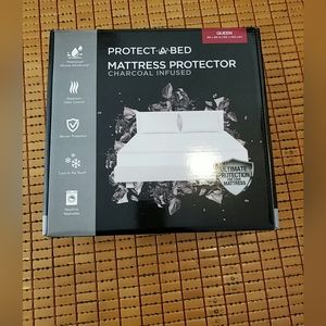 Mattress protector charcoal infused queen